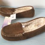 Moccasin Slippers, Size 7 Photo 0
