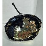 Retro style Sequin bucket bag in black and gold with pull closing inside lined Photo 8