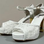 Stilettos White Leather Lace Peep-Toe Open-Toe Heels Sandals Pumps  Shoes Size 8 🤍 Photo 5