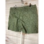 NWOT Aspen Women's Size 8 Green Floral Print Mom Shorts Photo 2
