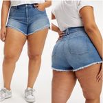 Good American Good Curve Raw Hem Denim Shorts size 24 Plus NWT Pockets Photo 1