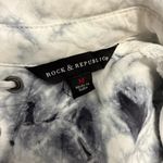 Rock & Republic Women’s White And Gray Tie Dye Sleeveless Blouse Size Medium Photo 4