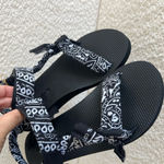 Arizona Love NWT Women’s Trekky Bandana Black & White Sandals Size 9/ EU 39 Photo 10