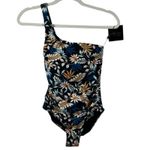 Nip Tuck Rhonda One Photo 11