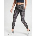 Athleta  Lightning Camo 7/8 tight leggings women’s size small Photo 13