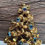 Avon Christmas Tree Rhinestone Blue AB Aurora Borealis Brooch Pin Gold Tone NWOT Photo 7