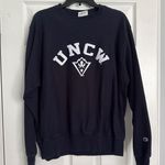 Champion Lavy UNCW Sweatshirt Size Medium  Photo 0