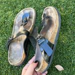 Birkenstock  Gizeh Patent Leather Sandals Photo 4