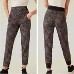 Athleta Trekkie North Tapered Joggers Abstract 12 Tall Photo 1