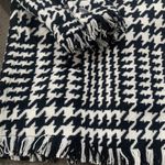 Forever 21 Houndstooth Shacket Jacket size S Photo 3