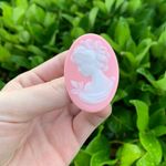 Lightweight Plastic Pink & White Cameo Brooch Pin Photo 0