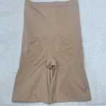 Spanx OnCore High-Waisted Mid-Thigh Short soft nude small
$78.00 (b36.5) NWOT Photo 4