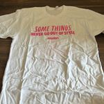 Some Things Never go out of Style Top Size M Photo 0