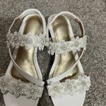 new sparkly floral bridal white wedge saandals 39 Size 8 Photo 1