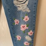 Venus Embroidered Jeans Photo 3