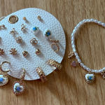 Gold and White Floral Jewelry Set Photo 0