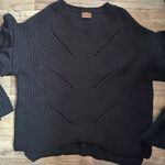 POL Black Knit Cut-Out Shoulder
Sweater oversized Photo 0