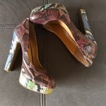 Cosmopolitan  Faux Snakeskin Shaped Pump Size 6 1/2 Photo 1