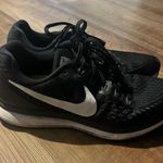 Nike Women’s Zoom Sneakers Black and White - Size 7.5 Photo 0