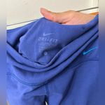 Nike WOMEN DRI-FIT TRAINING LEGEND
TIGHT CAPRI Photo 5