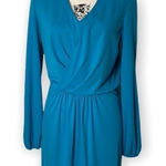 Bright Blue Wrap V Photo 0