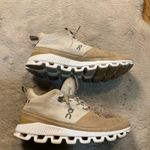 On Running Cloud Hi Sneaker Size 8.5 Womens Tan Tennis Shoes Photo 2
