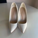 Shoe Dazzle "Esperanza" Glam Pumps White Gold Closed Pointed Toes Heels Size 6.5 Photo 3