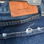Moussy Vintage Premium Distressed Medium Wash Blue Jeans 25 Style 010AAC12 Photo 5