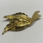 Monet Metal Fringed Feathers Brooch Pin Gold Tone Signed  Photo 4