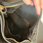 Coach Vintage 1996 medium sized duffle bag with zipper closure, black leather Photo 9