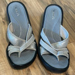 Skechers Cali Women's Thong Wedge Sandals Silver Glitter Comfort Slides Size 6 Photo 0