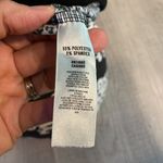 Van Heusen Black & White Animal Print Short Sleeve Top Size Medium Photo 6