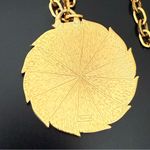 Trifari Vintage  Gold-tone Large Medallion Chrysanthemum Flower Pendant Necklace Photo 10
