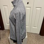 Under Armour  HeatGear Womens Large Gray Half ZIP Pullover Photo 1