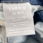 Torrid 5 Inch Mid-Rise Short Split Hem Cuffed Dark Wash Denim Plus Size 18 Photo 4