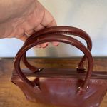 Hobo International  VTG Purse Red Brown Polished Leather Bag Zip Two Handles Photo 5