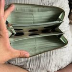 Kate Spade large zip around wallet Photo 6