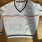 White Chunky V Photo 7