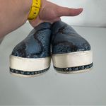 Karl Lagerfeld  Brea Blue Snakeskin Print Slip On Platform Shoes Size 6.5 Photo 3
