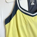 Wilson Yellow V Photo 4