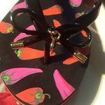 Kate Spade NEW YORK WOMENS FRILL CHILL PEPPER FLIP FLOP Photo 1