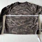 Athleta  Farrallon camo crewneck sweatshirt size small Photo 5