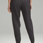 Lululemon joggers Photo 1