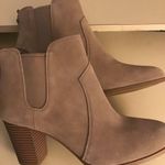 Koolaburra by Ugg Koolaburra By Uggs women beige suede Chelsea heel boots US 10 Photo 6