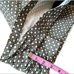 Gap  3in City Khaki Short, Olive Green Floral Print Photo 4