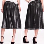 Old Navy silver metallic women’s midi skirt elastic waist Size Medium Photo 4