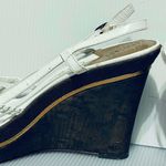 Cole Haan  SZ 8 White patent leather woven  Wedge Sandals Slingback Cork Gold Photo 4