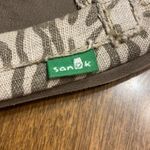 Sanuk  Women’s size 9. Cheetah print. Brown and‎ tan Photo 4