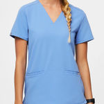 FIGS Casma Three-Pocket Scrub Top Blue Short Sleeve scrub size medium ceil blue Photo 0