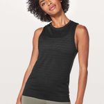 Lululemon Breeze by Muscle Tank II Black Size 4/6 Top Perforated Seamless VEUC Photo 0